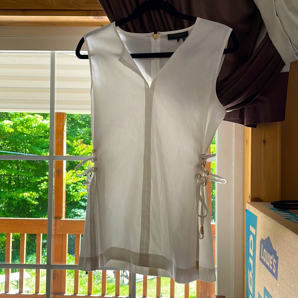 Women’s Donna Karan white sleeveless side tie top size Med